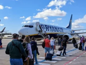 Ryanair threatens to pull out of Azores